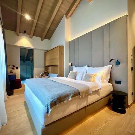 Daire Haus Am Lift - Penthouse - Top4 - Summercard Included - Ski-in Ski-out - 6p *